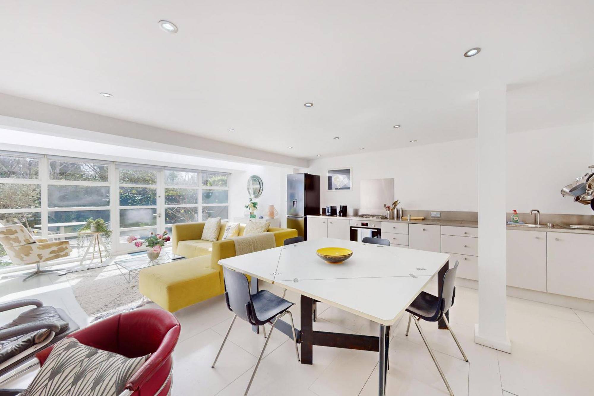 1 Bed Maisonette With Garden - 1 Min To Station Share Save Londen